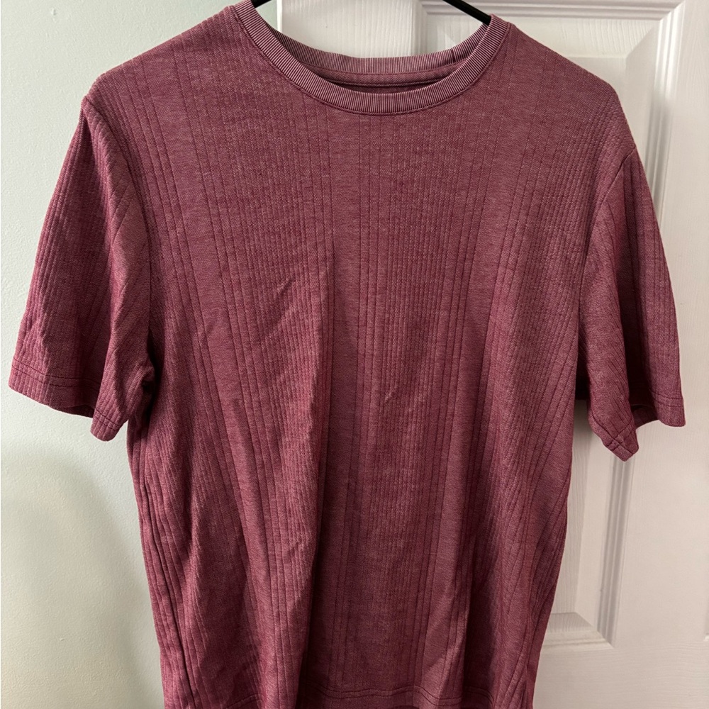 Claiborne Men's Maroon Short Sleeve Tee